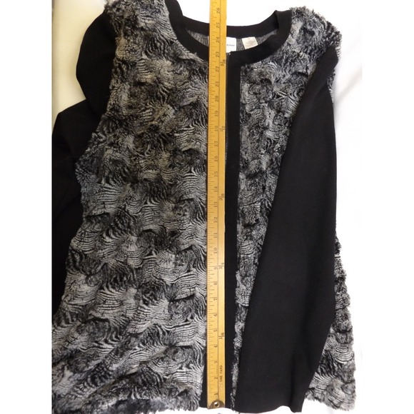 womens Zip up long sleeve cardigan by Alfred  faux fur chest & back - Picture 5 of 7